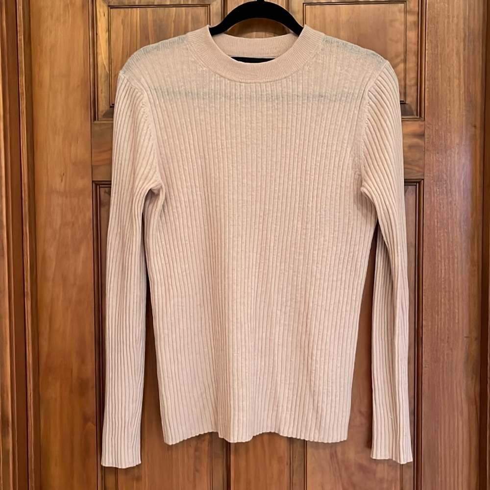 360 Cashmere pale pink ribbed sweater, size medium